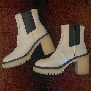 Womens free people white Chelsea boot size 39